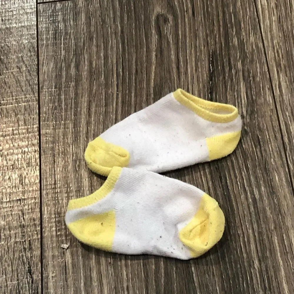 Assorted Newborn and Baby Socks Collection 16 pairs